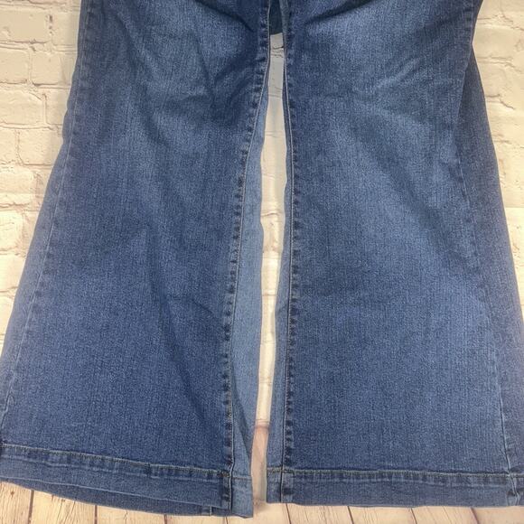 Jessica Simpson Women’s 18W Plus Size Bootcut Blue Jeans Denim - Picture 4 of 9